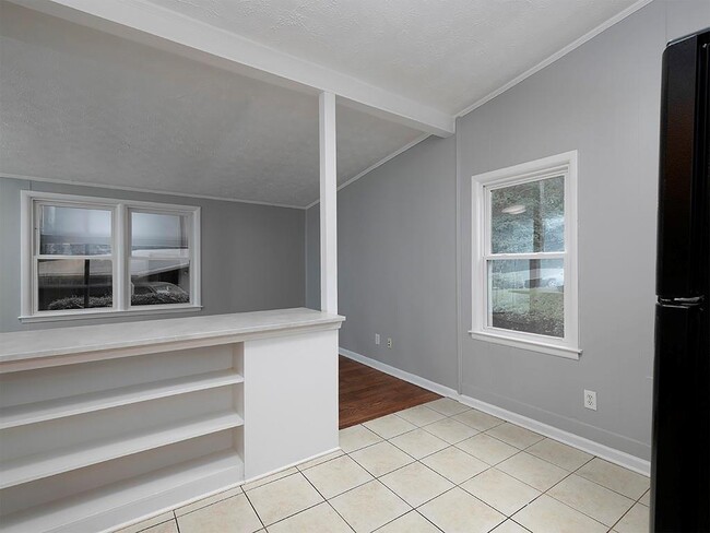 Building Photo - 2123 Hanfred Ct