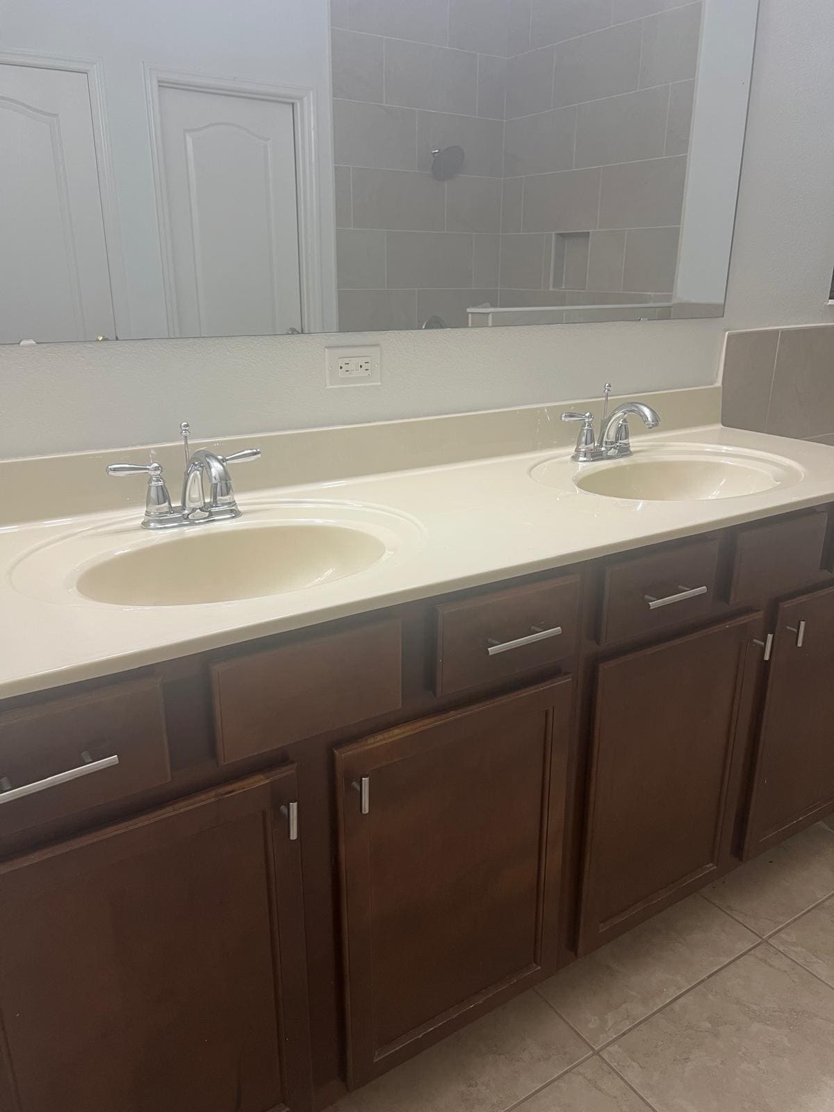 Building Photo - 3648 Briar Run Dr