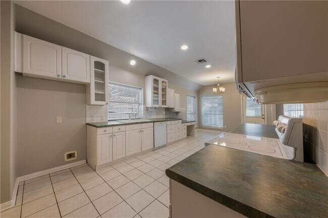 Building Photo - 15831 W Dorman Dr
