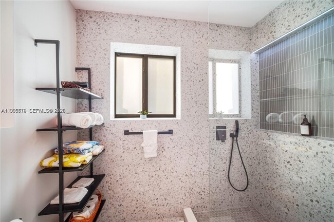 Building Photo - 13654 NE 20th Pl