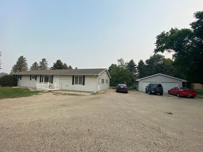 Building Photo - 510 US-14