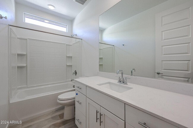 Building Photo - 7682 W Jackrabbit Ln