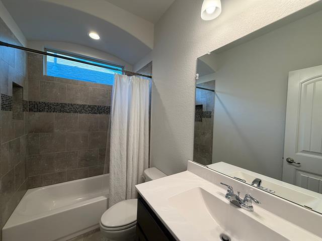 Building Photo - 1112 Genola Dr