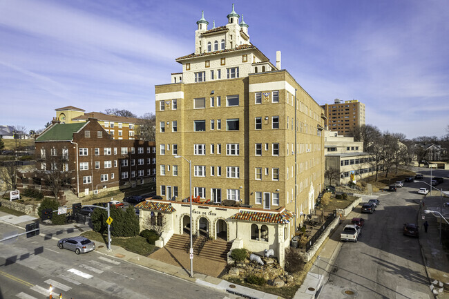 Primary Photo - Ponce de Leon