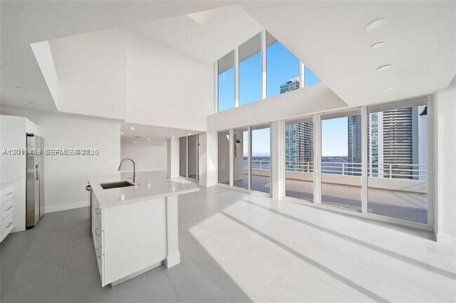 Building Photo - 555 NE 34th St