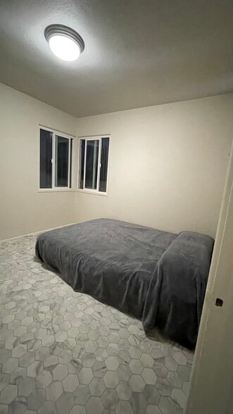 Building Photo - 4400 N Lakewood Blvd