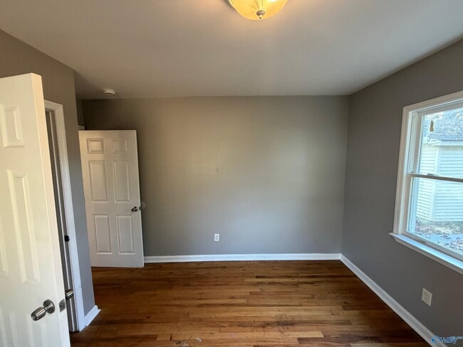 Building Photo - 1903 Enolam Blvd SE