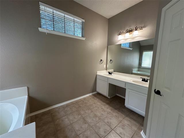 Building Photo - 7201 Lazy Meadow Ln