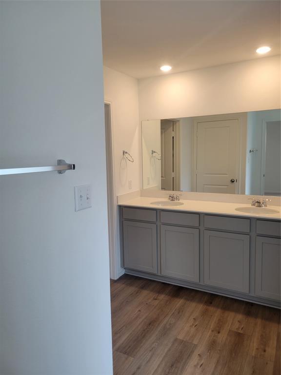 Building Photo - 623 Waterway Ave