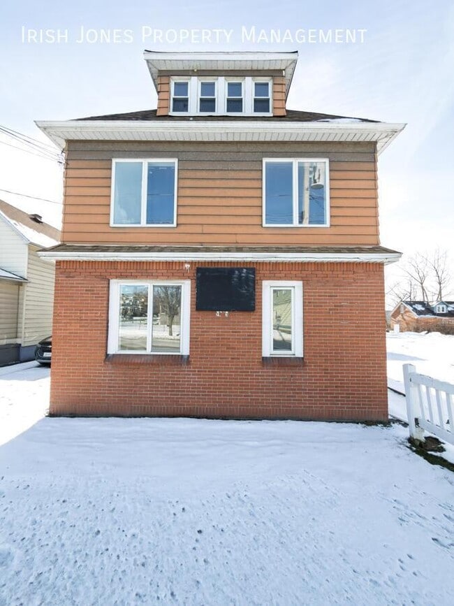 Primary Photo - 1213 Walden Ave