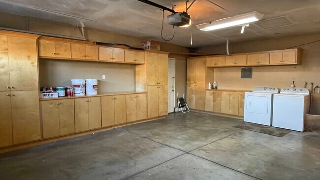 Building Photo - Spacious 6BD/3BA San Jose Home with 3D Tour
