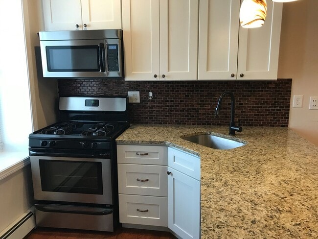 Building Photo - 349 Sum