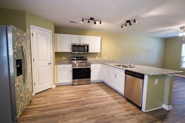Building Photo - 44 Sunrise Cir
