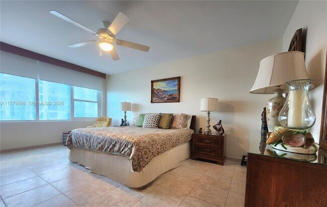 Building Photo - 3505 S Ocean Dr
