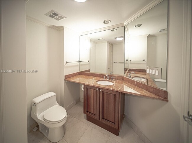 Building Photo - 20201 E Country Club Dr