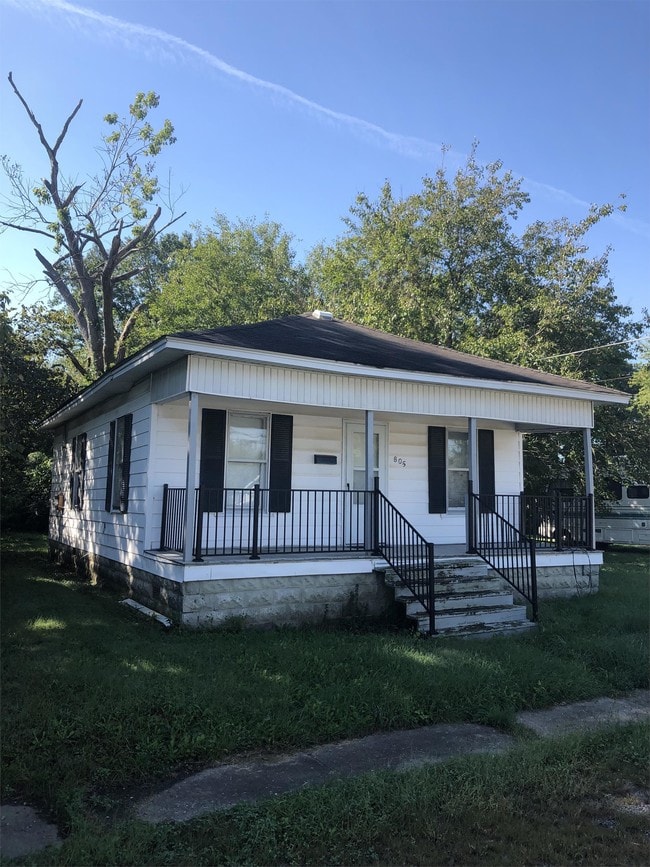 Primary Photo - 805 E McKinley St