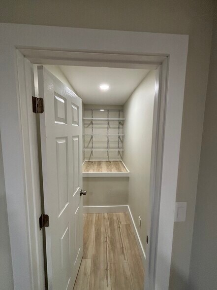 Building Photo - 13 Saugerties Manor Rd
