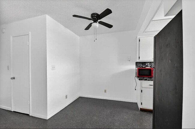 Building Photo - 1406 Barton Rd