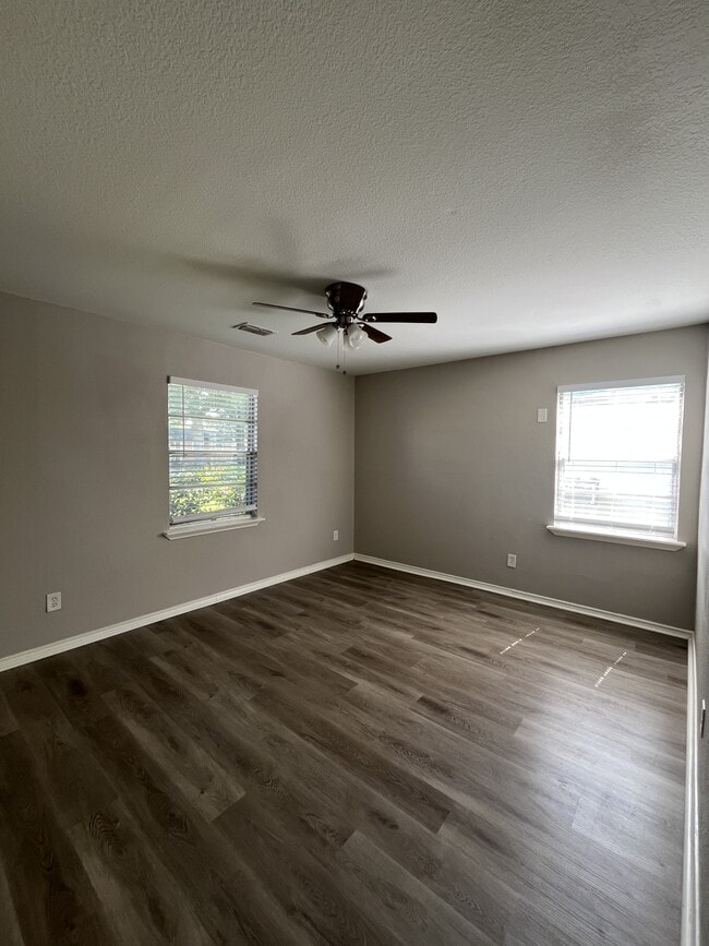 Building Photo - 8328 Campanella Dr
