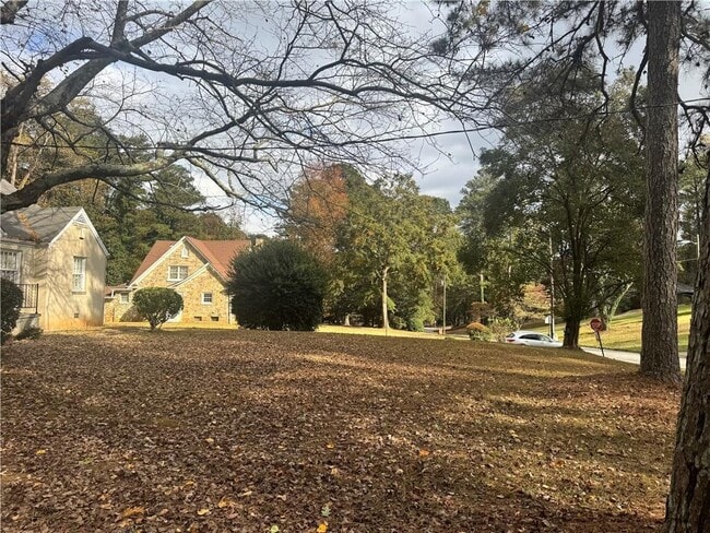 Building Photo - 2191 Beecher Cir SW