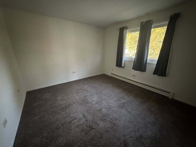 Building Photo - 508 Schroeder Ave