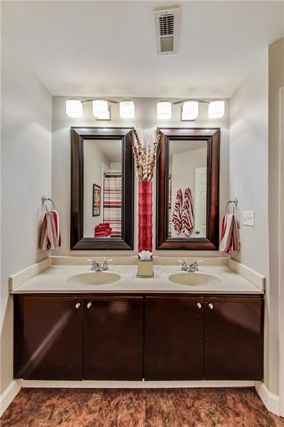 Building Photo - 203 14th St NE