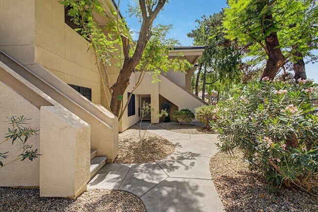 Building Photo - 6885 E Cochise Rd