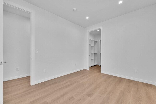 Building Photo - Modern Brand new 5-Bedroom Home for Lease ...