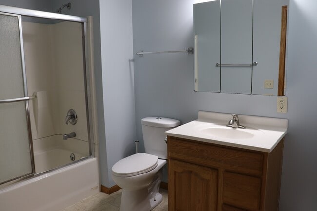 Building Photo - 6414 Pizarro Cir