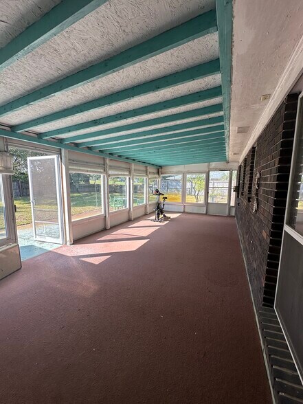 Building Photo - 5075 Shoshone Dr