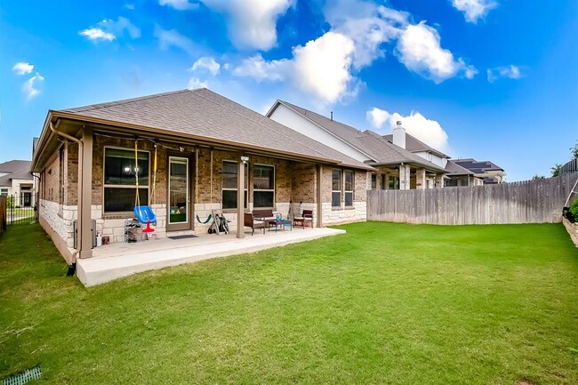 Building Photo - 2921 Zelma Dr