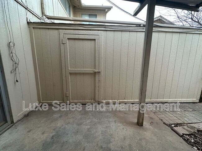 Building Photo - 9643 Hefner Village Blvd