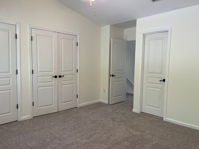 Building Photo - Lovely Condo in Gated Community at Brookwood Mills  Available 8.7.2026