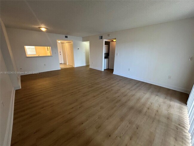 Building Photo - 5200 NW 31st Ave