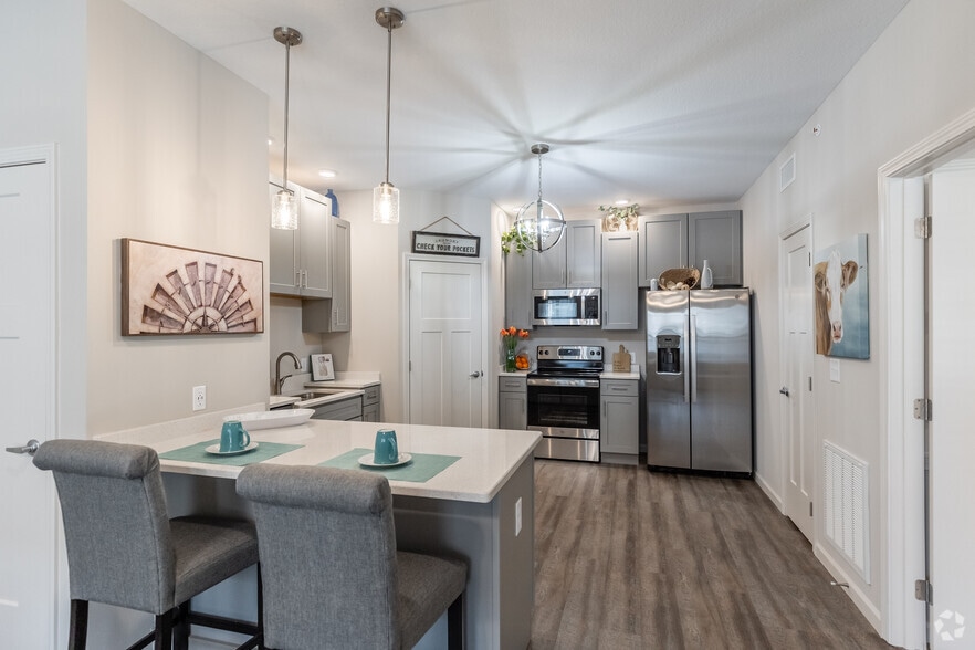 1BR, 1BA - 842SF - Kitchen - Hawthorne Ridge Apartments