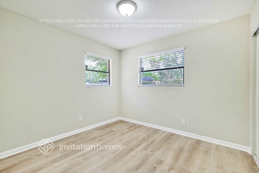 Building Photo - 4853 Clyde Dr