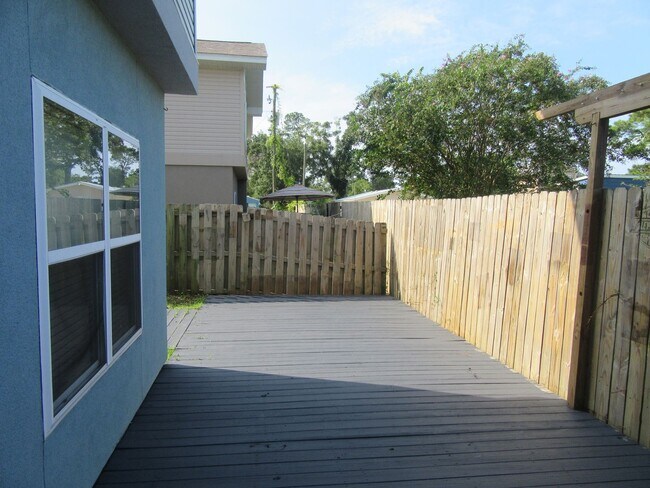 Building Photo - 2413 Astrid Ln