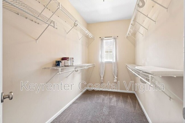 Building Photo - 1405 Broad Water Arch