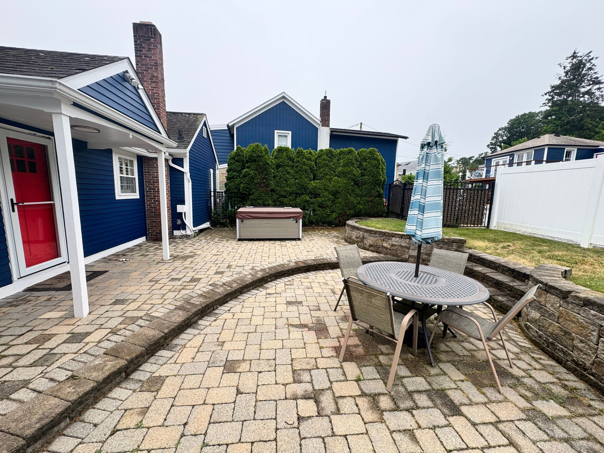 Building Photo - 5 Pearl St