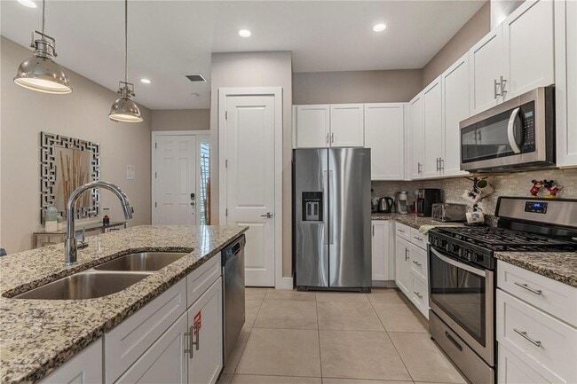 Building Photo - 2664 Sunrise Shores Dr