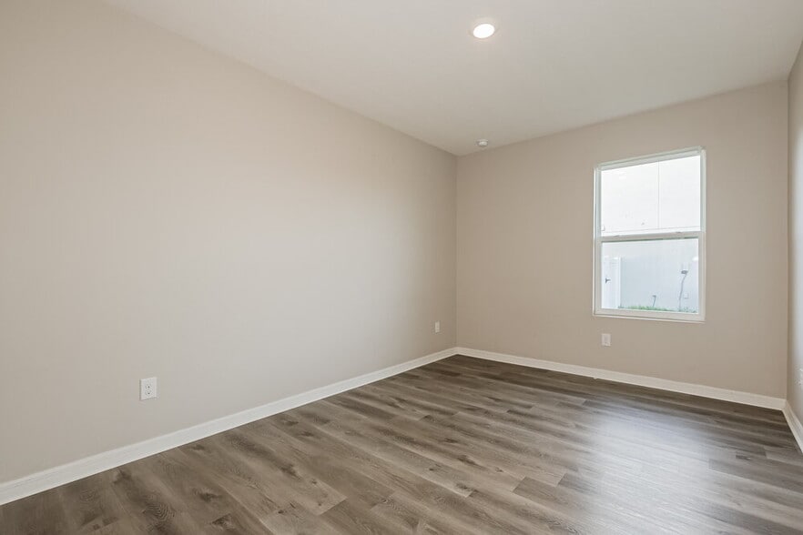 Building Photo - 36618 Goffaux Loop