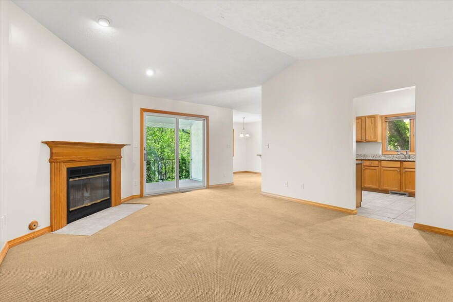 Building Photo - 2427 Reynolds Manor Dr