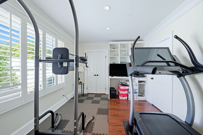 Building Photo - Fully Furnished 3 Bed 2.5 Bath Single Fami...