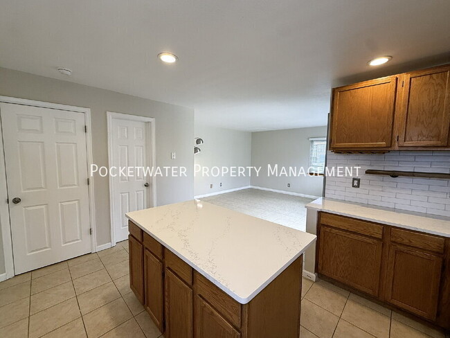 Building Photo - 575 Spruce Cir