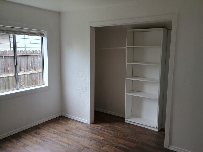 Building Photo - 508 Benson St