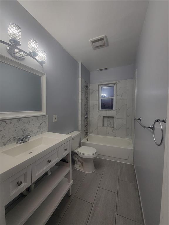 Building Photo - 14 Sabra St