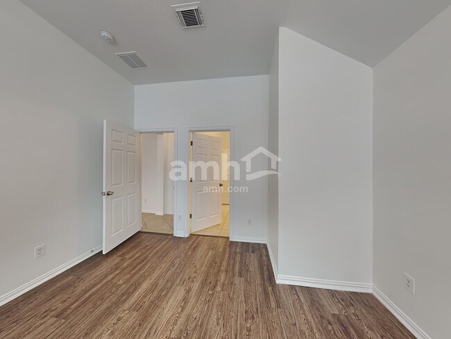 Building Photo - 2914 Crescent Oaks Park Ln