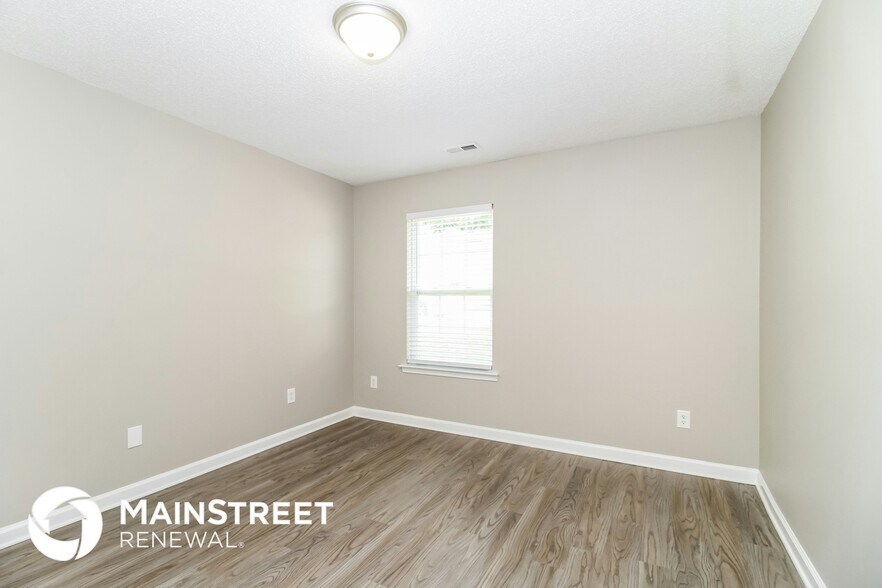 Building Photo - 484 Bedford Knoll Dr