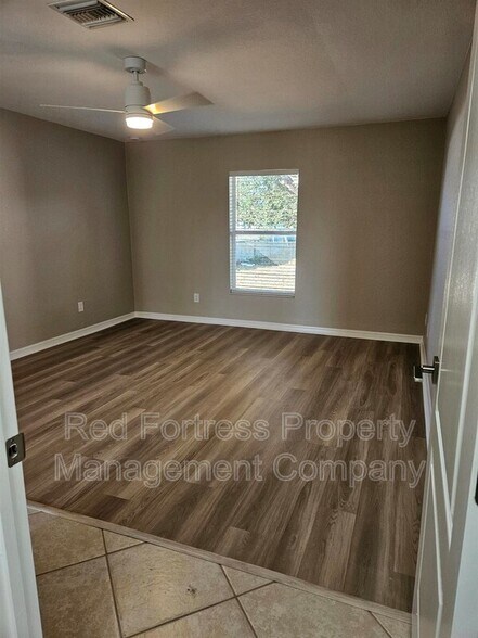 Building Photo - 1108 NW 21st Pl