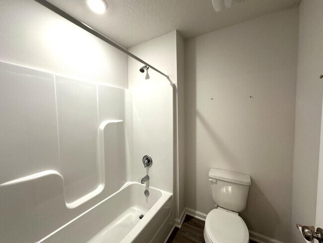 Building Photo - 3262 Chapelwood Dr